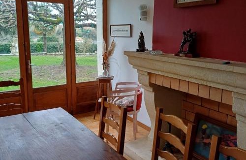 Montignac-Charente Apartamento | Gîte la maison du bonheur