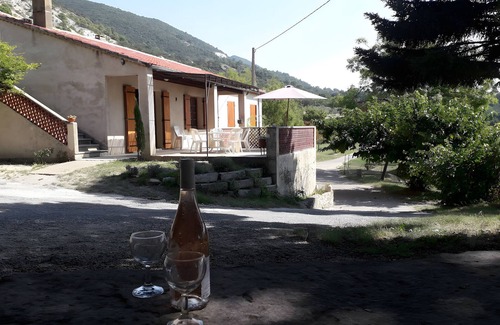 Rousset-les-Vignes Casa | Gîte La Motette Drôme Provençale
