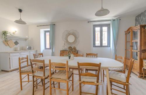 Lagnieu Casa | Gîte La Terrasse, 4 chambres, 10 pers, Centre Ville