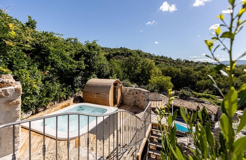 Casteljau Villa | Villa-Exclusivo-Baño en la habitacion-Vista a la Piscina-Villa Laumaga
