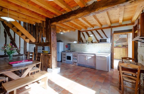 Lavergne Casa | Gîte Le Capricorne avec grande piscine privée