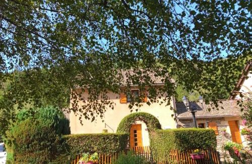 Le Bleymard Casa | Gîte "Le Mas d'Hillaire" 2/4 personnes à Saint Jean du Bleymard