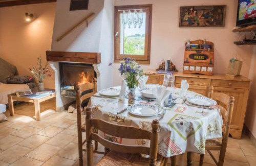 Le Bleymard Casa | Gîte "Le Mas d'Hillaire" 2/4 personnes à Saint Jean du Bleymard
