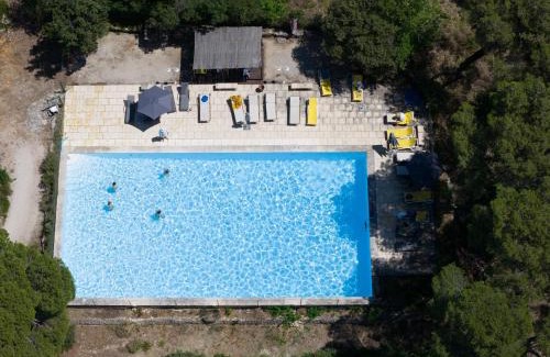 Saumane-de-Vaucluse Apartamento | Gîte Le Provence Spacieux 100m2 - Piscine Jacuzzi Privé Parking Jardin 33 hectares