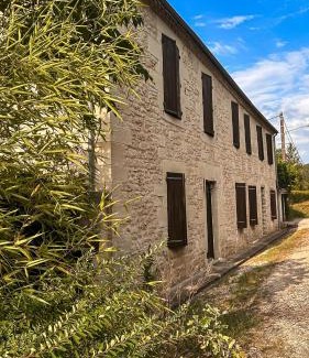 Le Lardin-Saint-Lazare Casa | Gîte le relais de la diligence