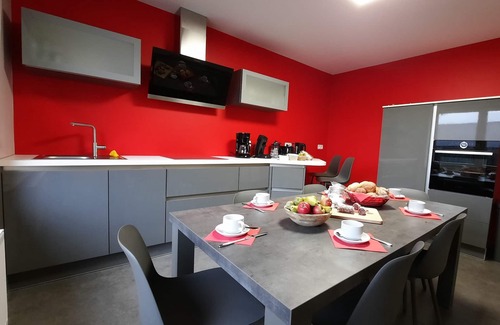 Houffalize Cabaña | Les Highlands-Gîte-De gran tamaño-Baño privado con bañera-Vista al campo