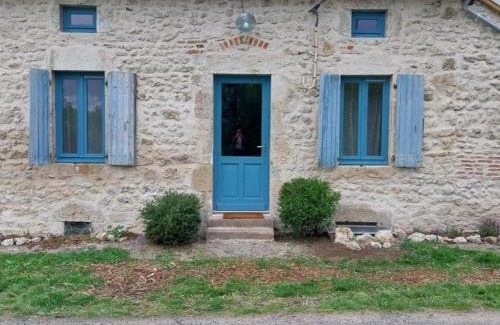 Chavroches Casa | Gîte Les Hirondelles à Chavroches - 5 personnes, animaux acceptés - FR-1-489-574