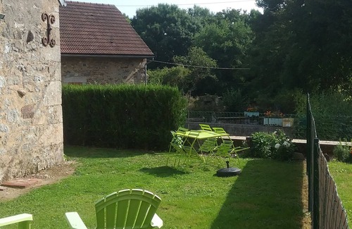 Saint-Brisson Casa | Gîte les petites fourches, Burgundy, Morvan Park. Rated 3 stars.