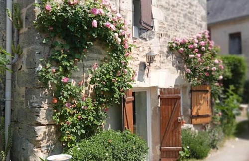 Doue-la-Fontaine Casa | Gîte les Trois Grandes Portes