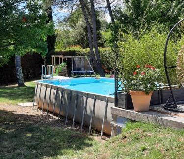 Saint-Julien-de-Cassagnas Apartamento | Gîte Ma Vie Là 3 étoiles, jacuzzi, animaux acceptés