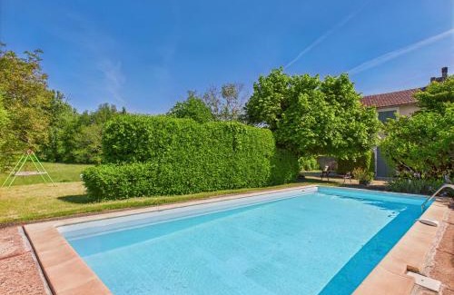 Montignac Casa | Gîte mitoyen pour 4 avec piscine commune