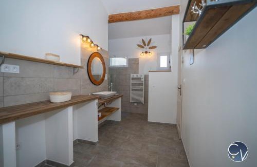 Aigueze Casa | Gîte moderne, calme & piscine