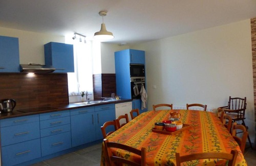 Fourilles Casa | Gîte paisible face à l'église, idéal pour familles et amis, équipé tout confort, près de la nature - FR-1-489-416