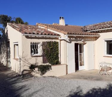 Flayosc Casa | Gîte provençal indépendant avec piscine chauffée : LE SUY BIEN