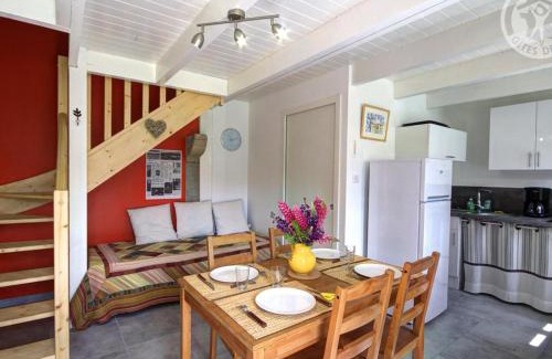 La Chapelle-en-Lafaye Apartamento | Gîte rénové en pierres au cœur du Haut Forez avec terrasse et randonnées à proximité - FR-1-496-59