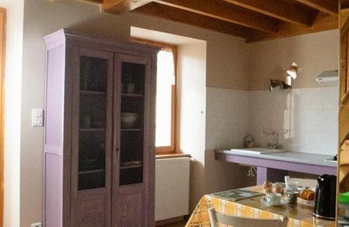 Saint-Julien-la-Vetre Casa | Gîte Rustique avec Terrasse, Jardin Privatif et Visite de Ferme à Vêtre-sur-Anzon - FR-1-496-290