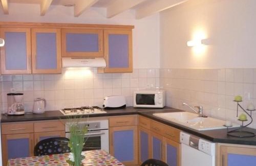 La Chambonie Casa | Gîte rustique avec cheminée et jardin - idéal pour familles et activités hivernales - FR-1-496-198