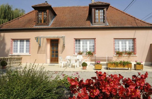 Saint-Remy-sous-Barbuise Casa | Gîte Saint-Remy-sous-Barbuise, 4 pièces, 6 personnes - FR-1-543-49