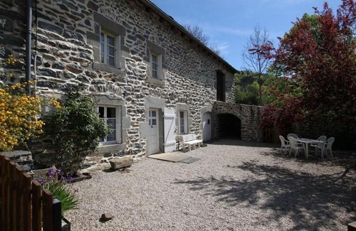 Saint-Hostien Casa | Gîte Saint-Hostien, 3 pièces, 5 personnes - FR-1-582-276