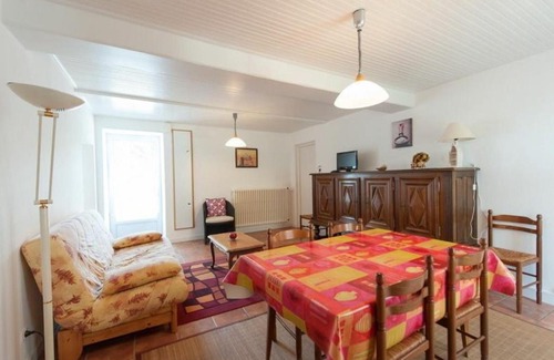 Saint-Urbain Casa | Gîte Saint-Urbain, 3 pièces, 4 personnes - FR-1-426-297
