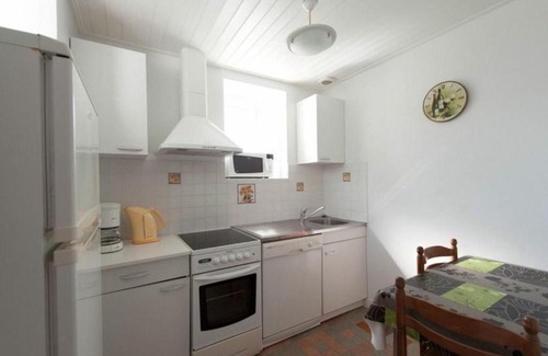 Saint-Urbain Casa | Gîte Saint-Urbain, 3 pièces, 4 personnes - FR-1-426-297