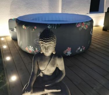 Chaon Casa | Gîte Sologne avec piscine & jacuzzi 4P La Demeure du Faon, proche Lamotte-Beuvron Center Parcs Châteaux de la Loire, Zoo de Beauval