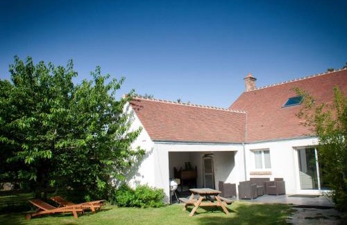 Sigloy Casa | Gîte spacieux avec piscine chauffée, wifi et tennis au bord de la Loire - FR-1-590-97
