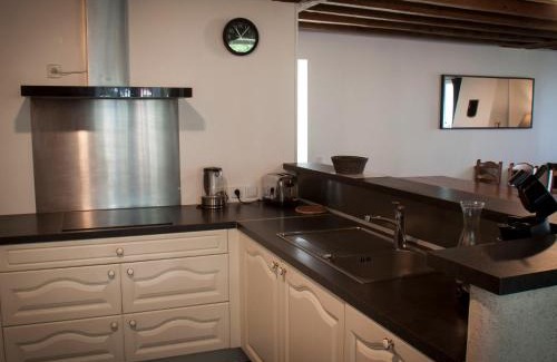 Sigloy Casa | Gîte spacieux avec piscine chauffée, wifi et tennis au bord de la Loire - FR-1-590-97