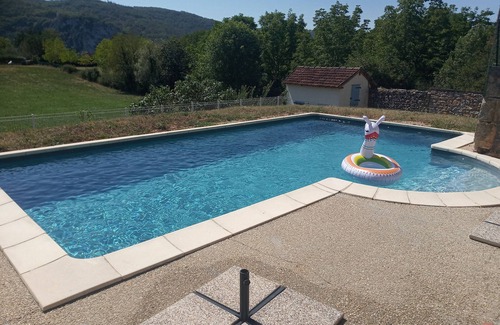 Tour-de-Faure Casa | Gîte St Cirq Lapopie, breathtaking view, swimming pool.