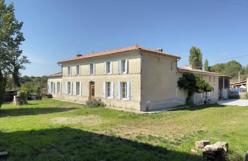 Saint-Yzan-de-Soudiac Casa | Gîte Terre d'Yzan - Large country house