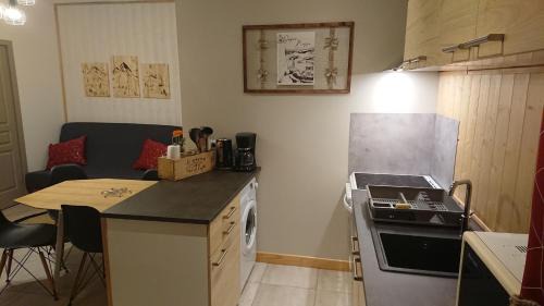 Besse-en-Chandesse Casa | Gîte tout confort 4 personnes