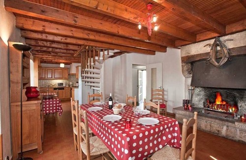 La Canourgue Casa | Gîtes de France 3 épis 8 people in Conques LES GENEVRIERS