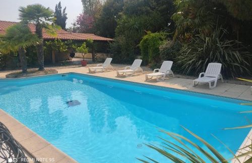 Saint-Maixent-sur-Vie Apartamento | Gîtes des Colombières Piscine & Spa