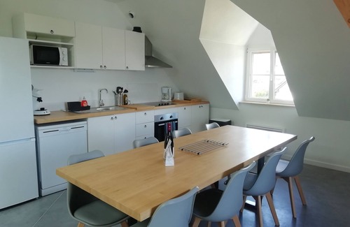 Besse-en-Chandesse Casa | Gîtes Granit NOIR 8 sleeps