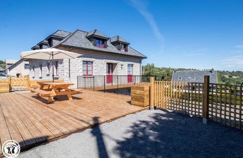 Besse-en-Chandesse Casa | Gîtes Granit Gris sleeps 10