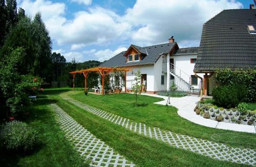 Tiszaug Apartamento | Gólya Vendégház