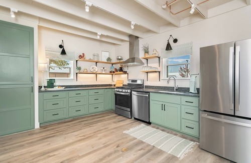 Fredericksburg Casa | G&B Haus | 4/2.5 | Grill, Fire-Pit, Full Kitchen