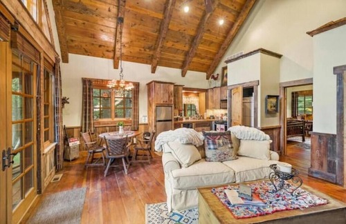 Bigfork Cabina | G-Bar-N Stetson Log Home