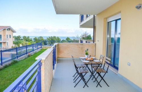 Foggetta Apartamento | G.Bay D02 - Ground floor apartment with balcony, hill view