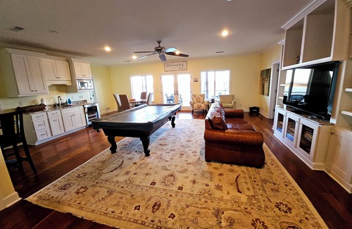 Quitman Casa | G & P Properties boasts a spacious 5-bedroom house in peaceful Greers Ferry