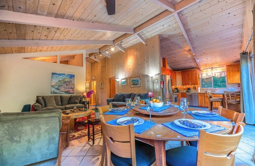 Sebastopol Casa | G's RiverView~Easygoing Cabin Getaway w/River views Near Golf WiFi/Open Space