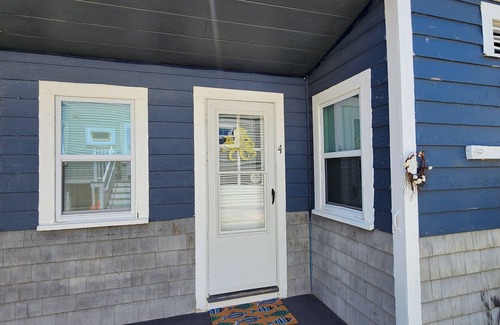 Hampton Apartamento | G St Inn Unit 4 Charming 2-bedroom apartment with AC, WiFi in lovely Hampton