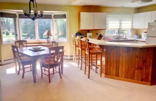 Bretton Woods Villa | G2 Sunny and homey Fairway Village Townhome right on the Omni Mount Washington Hotel golf course