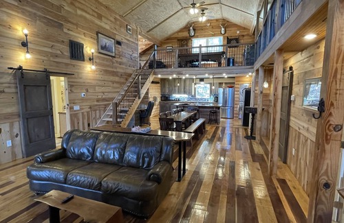Choestoe Casa | GA Team House Cabin Sleeps many Blairsville Union County, GA