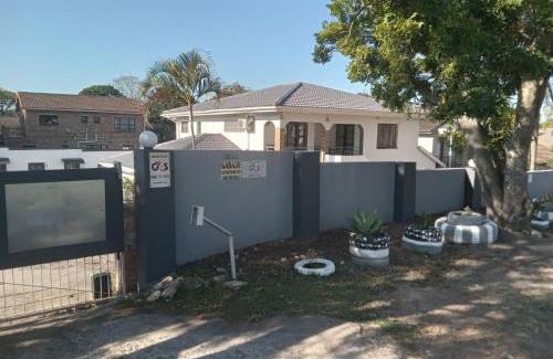 KwaDukuza Casa | Gabade Guest House
