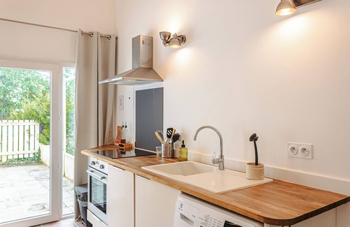 Puyravault Casa | Gabae - Les Volets Gris: Casa de vacaciones acogedora con Wi-Fi y espacio de teletrabajo