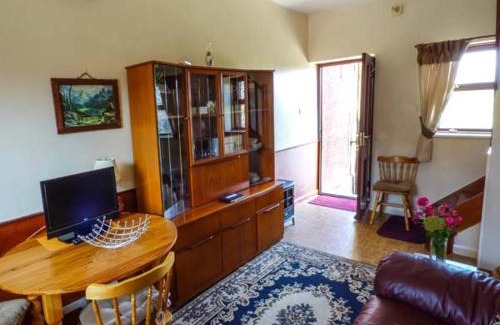 Holmrook Casa | Gable View