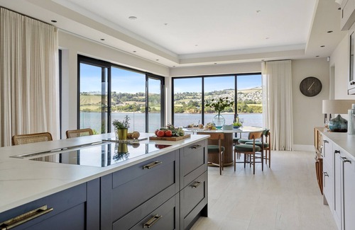 Combeinteignhead Chalet De Esquí | Gable View - Luxury Riverside Sanctuary