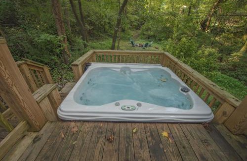 Lookout Valley Neighborhood Association Casa | Gabriele Cabin Rustic Retreat Near Downtown