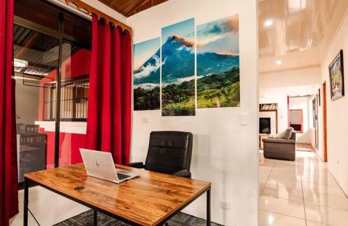 Barrio Pilo Casa | Gaby's Home In Downtown La Fortuna